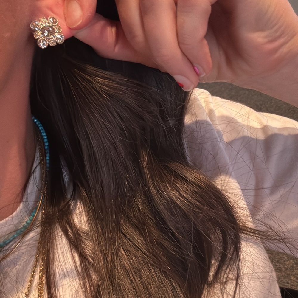 Chanel studs - Picture 2 of 4